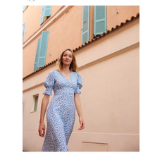 Last inn bildet i Galleri-visningsprogrammet, Koko blå kjole