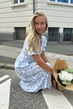 Last inn bildet i Galleri-visningsprogrammet, Adel IC blå kjole