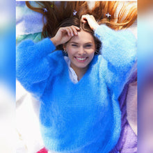 Last inn bildet i Galleri-visningsprogrammet, Milana mohair blå genser