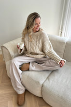 Last inn bildet i Galleri-visningsprogrammet, Kiki IC genser offwhite