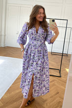 Last inn bildet i Galleri-visningsprogrammet, Adel kjole lavendel