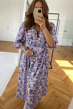 Last inn bildet i Galleri-visningsprogrammet, Adel kjole lavendel