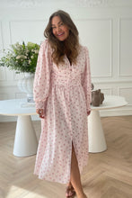 Last inn bildet i Galleri-visningsprogrammet, Adel rosa kjole