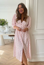 Last inn bildet i Galleri-visningsprogrammet, Adel rosa kjole