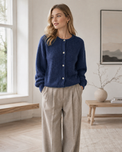 Last inn bildet i Galleri-visningsprogrammet, Ida Ic navy cardigan