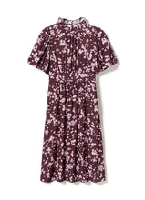 Last inn bildet i Galleri-visningsprogrammet, N Ruth kjole