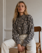 Last inn bildet i Galleri-visningsprogrammet, Bluse
