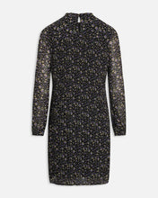 Last inn bildet i Galleri-visningsprogrammet, Kjole