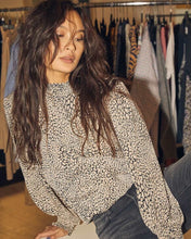 Last inn bildet i Galleri-visningsprogrammet, Bluse