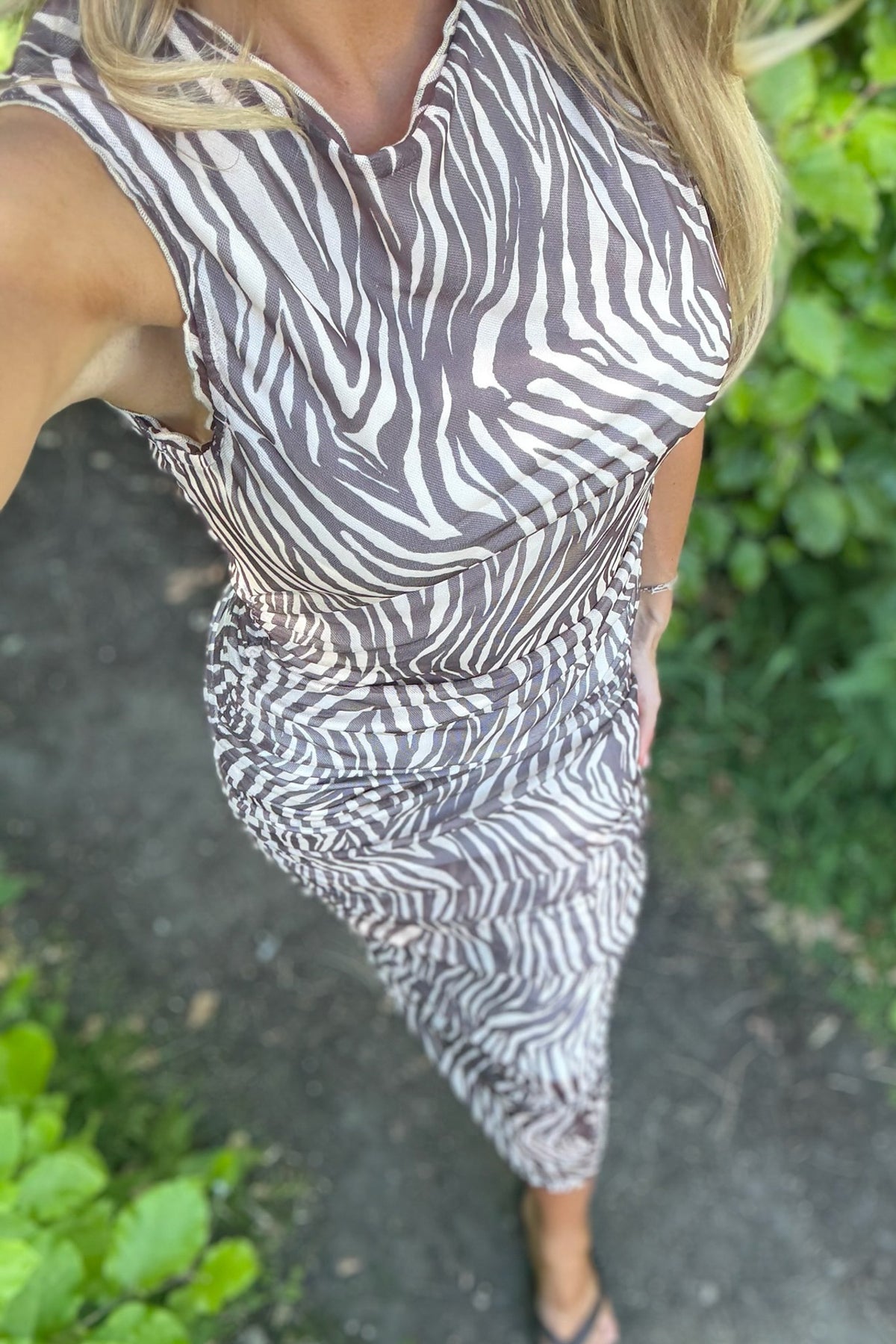 MiraIC mesh kjole