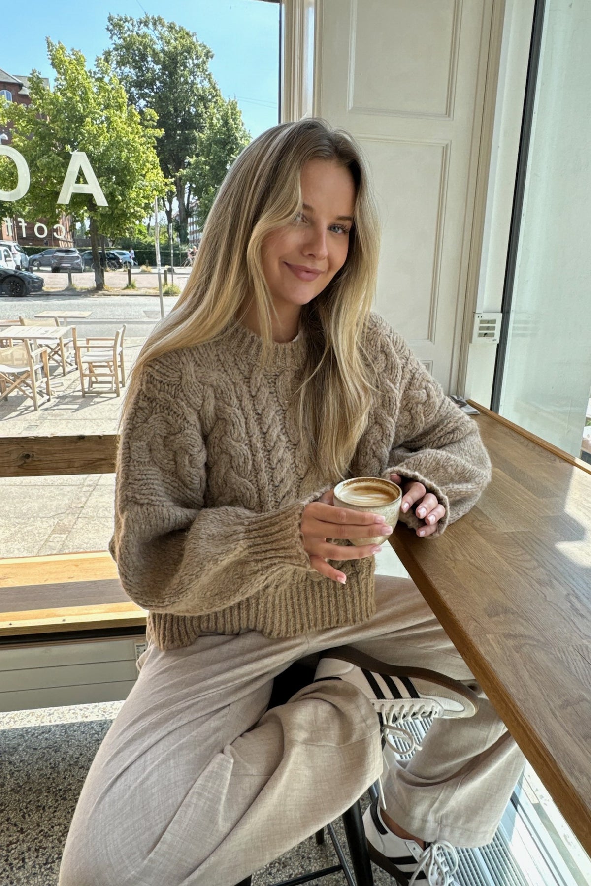 Nora IC beige genser