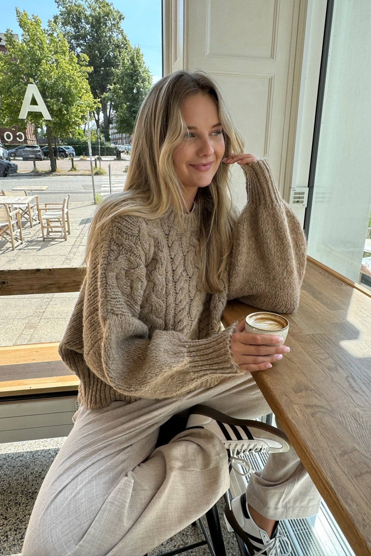 Nora IC beige genser