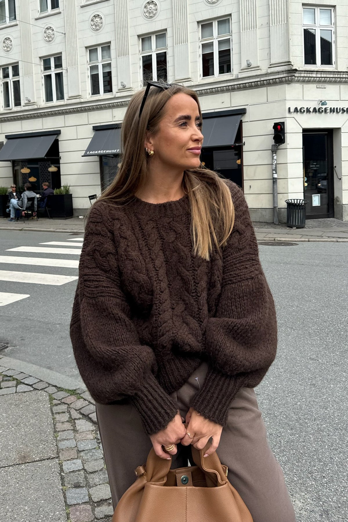 Nora IC brun genser