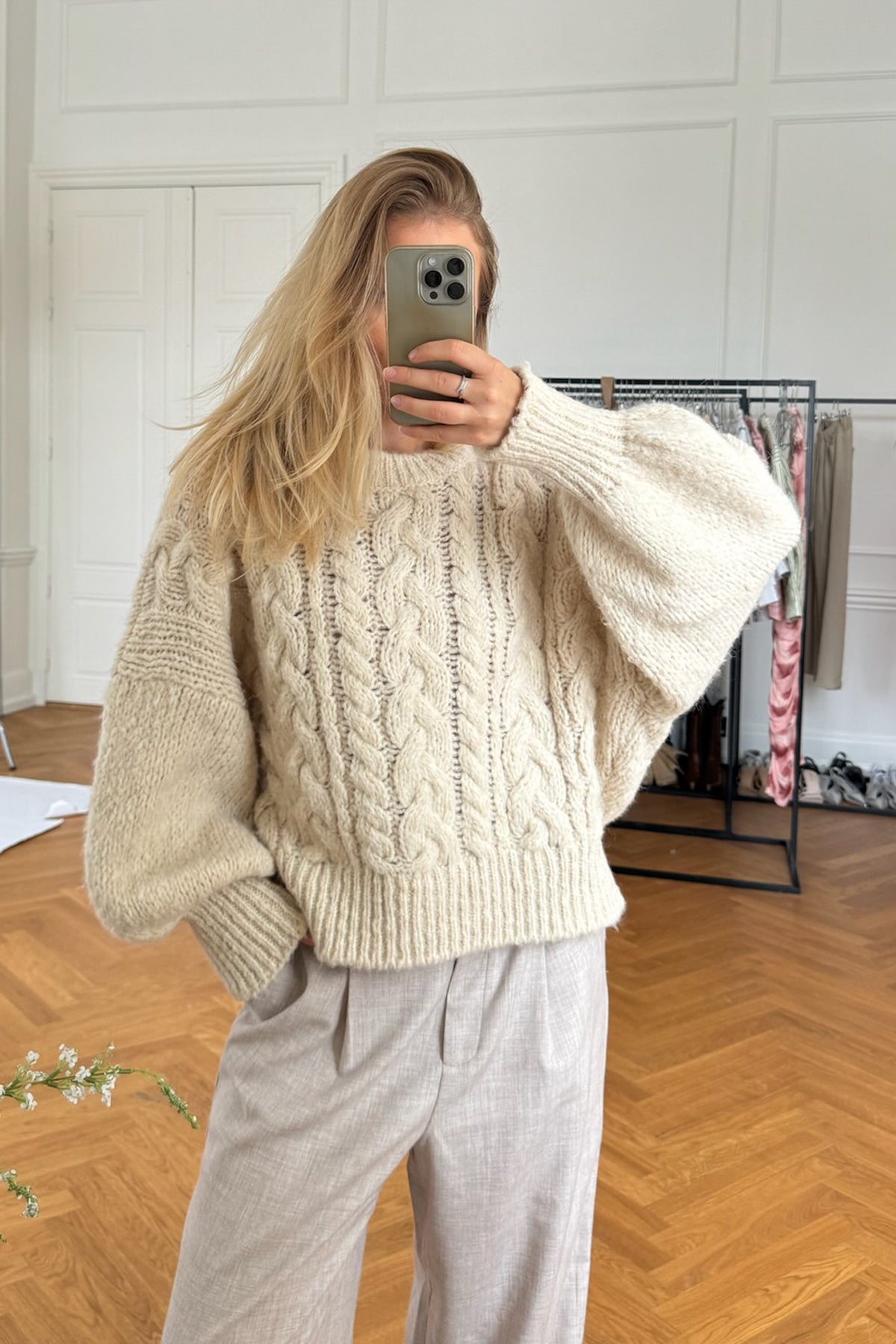 Nora IC off white genser