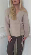 Last inn og spill av video i Gallerivisningen, IdaIC Wrap Cardigan - Beige
