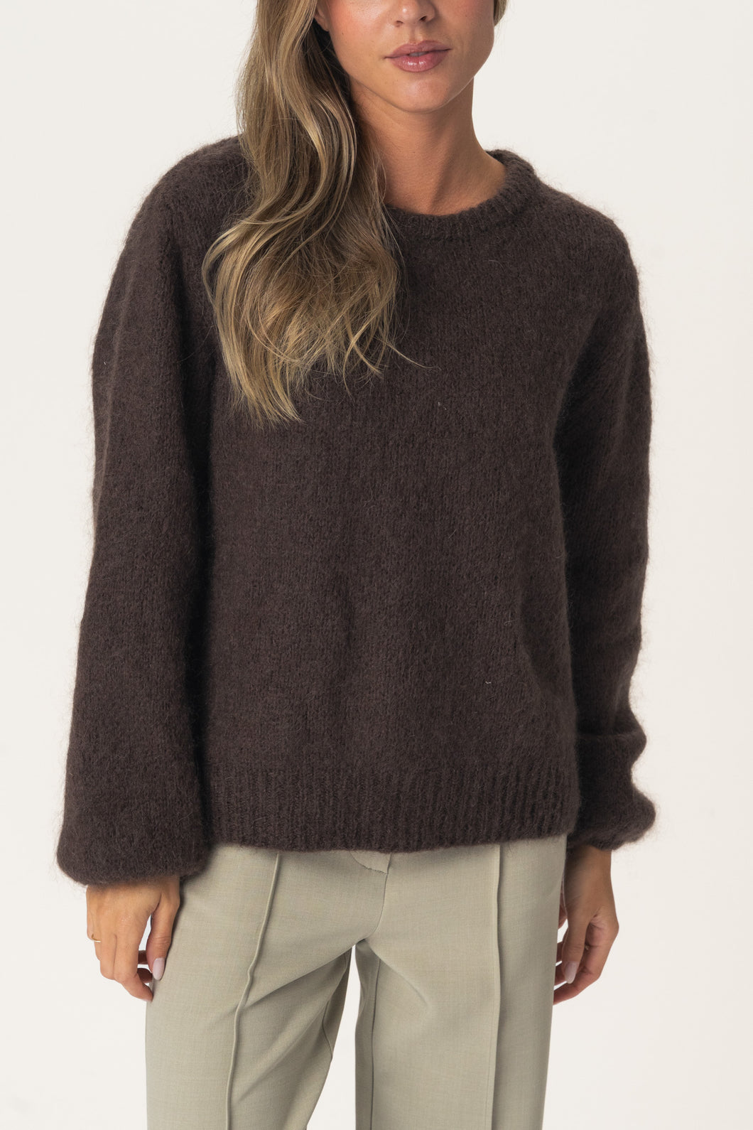 Ida IC genser dark brownn forhåndsbestilling