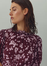 Last inn bildet i Galleri-visningsprogrammet, N Ruth kjole
