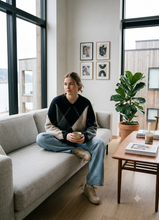 Last inn bildet i Galleri-visningsprogrammet, Lai knit navy genser
