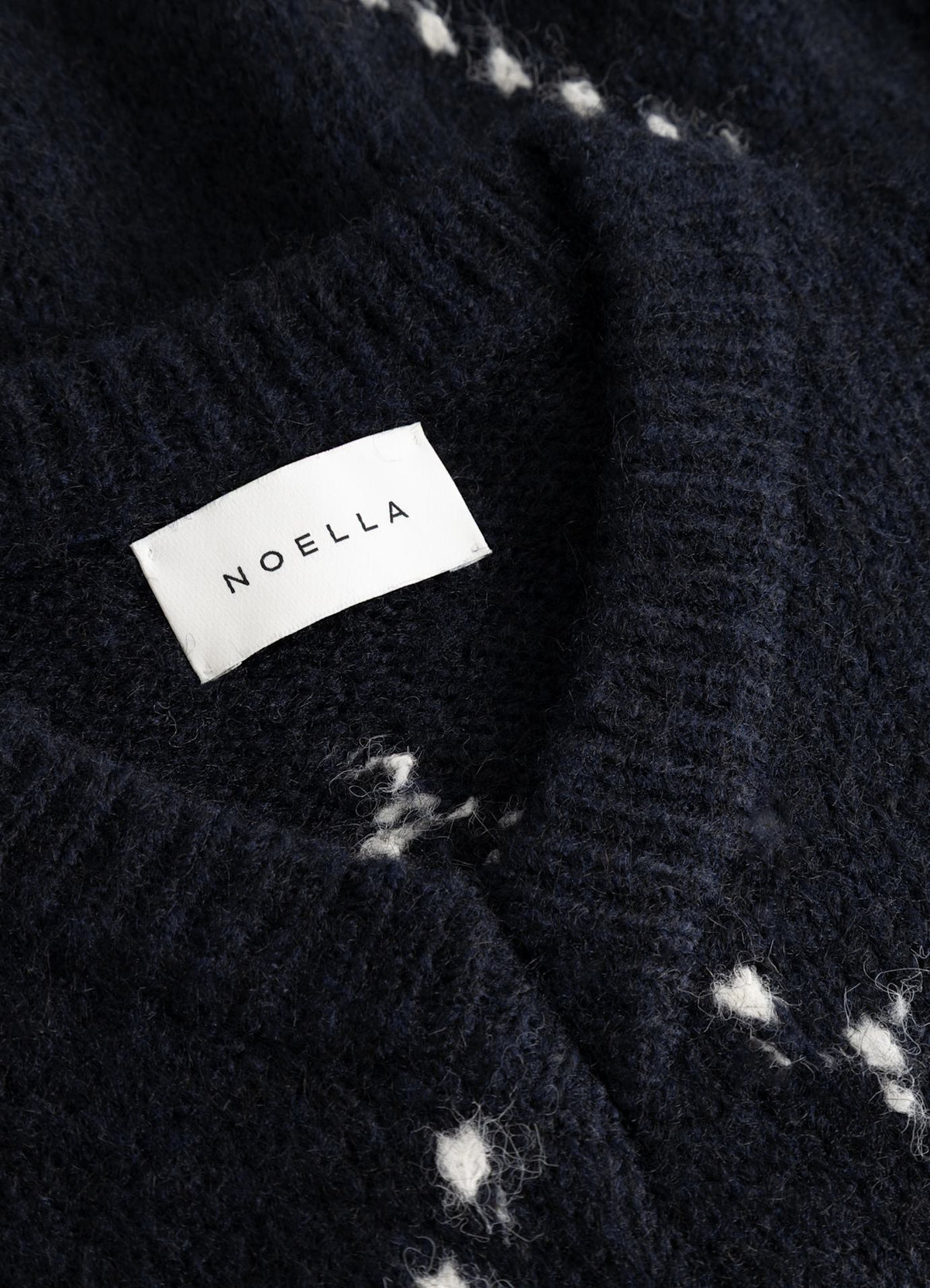 Lai knit navy genser
