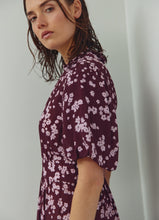 Last inn bildet i Galleri-visningsprogrammet, N Ruth kjole
