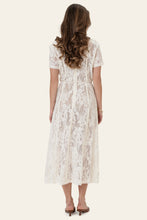 Last inn bildet i Galleri-visningsprogrammet, Elliaic long dress offwhite lace
