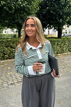 Last inn bildet i Galleri-visningsprogrammet, CarlyIC Polo - Green Stripes

